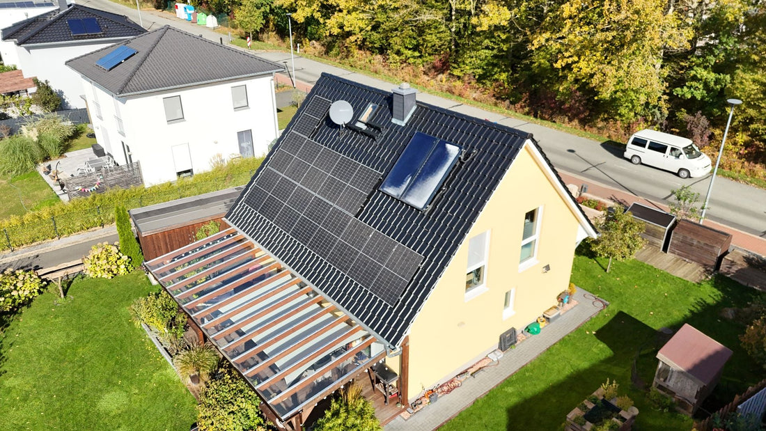 Frische Solarenergie aus Schwerin! Unsere 10 kW Ost-West-PV-Anlage ist am Netz!