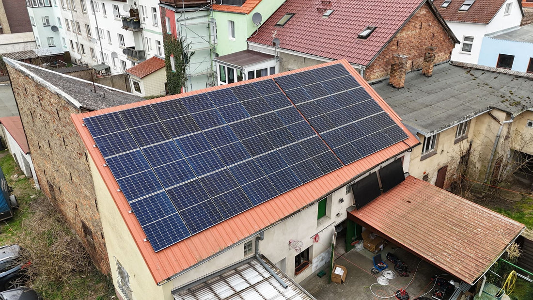 Nachhaltige Energie in Malchin: Unsere neueste PV-Anlage mit 10 kW Leistung und 10 kWh Speicher ist online!