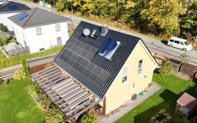 🌞 Frische Solarenergie aus Schwerin! Unsere 10 kW Ost-West-PV-Anlage ist am Netz! 💡🌿